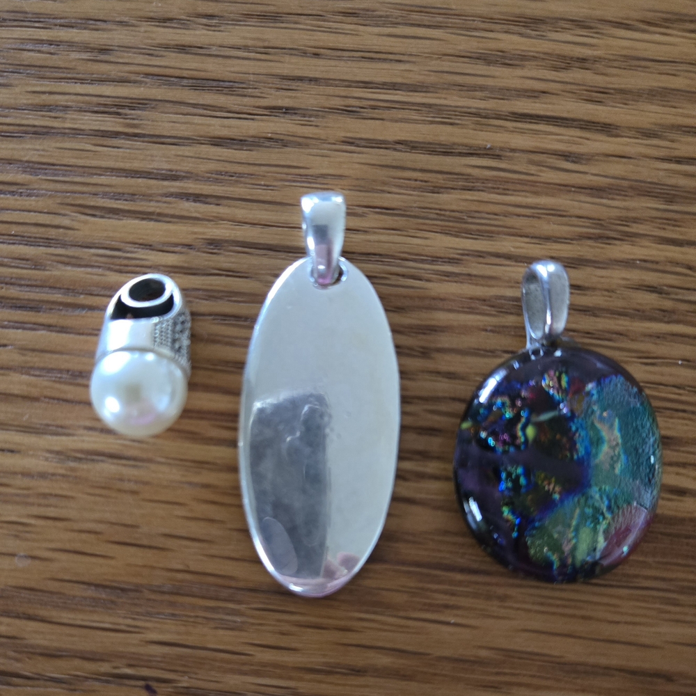 Silver and Multicolor Pendant Set